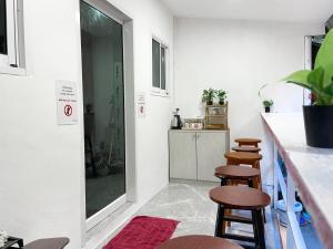 Magic Hostelにあるキッチンまたは簡易キッチン