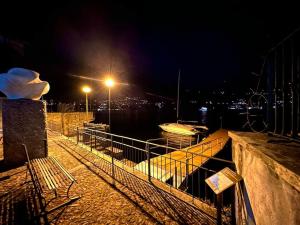 Fotografie z fotogalerie ubytování Romantic home stone with amazing view lake of Como and Oleandra v destinaci Laglio