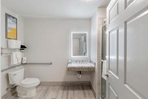 Koupelna v ubytování Comfort Inn & Suites