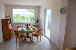 Gallery image of Turquoise Lake Guesthouse Balaton in Balatonszárszó