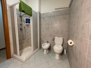 Ένα μπάνιο στο Centrico appartamento a 100 metri dal mare. +14 φωτογραφίες