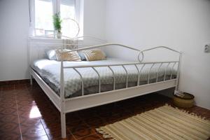 Кровать или кровати в номере Vila Kraljev Breg Fruška Gora