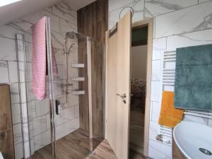 Ένα μπάνιο στο Szömörce Vendégház +24 φωτογραφίες