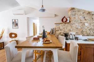 Χώρος καθιστικού στο Le CESAR - Spacieux et Elégant