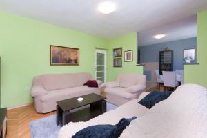 Et opholdsområde på Charming apartment in Omiš city centre