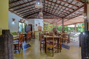 Restaurace v ubytování Pousada Villa N'kara
