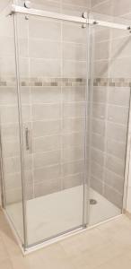 Baðherbergi á location chambre dans plain pied 2 chambres louable
