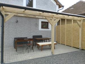 Patio alebo iná vonkajšia časť ubytovania Apartmány Svatá
