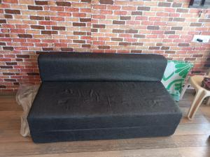 Joy House - 1 bhk Cozy entire house的休息区