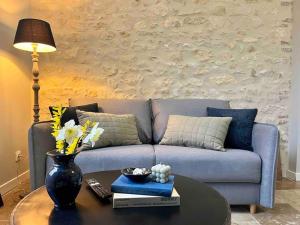Zdjęcie z galerii obiektu Maison balnéo centre-ville @casaberruyere w mieście Bourges