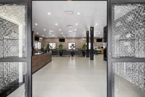 Highbridge Hotel大厅或接待区