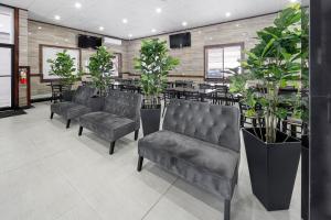 Highbridge Hotel的休息区