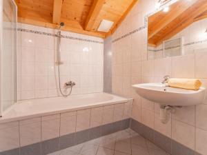 Kúpeľňa v ubytovaní Chalet Wildschönau + 18 fotografií