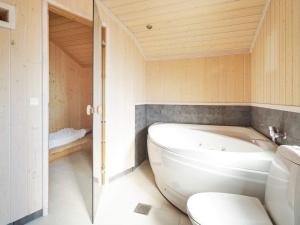 Koupelna v ubytování Holiday home Store Fuglede XXVI