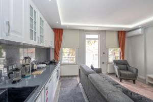 Kuchyň nebo kuchyňský kout v ubytování BOSPHORUS EXCLUSİVE RESİDENCE + 37 fotografií