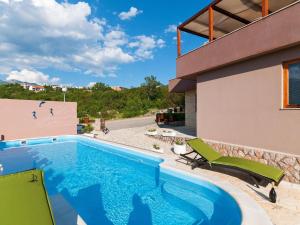 Kolam renang di atau dekat dengan Villa in Rovanjska with Pool & Sea Views