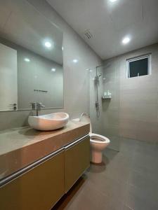Binjai 8 Premium Soho, KLCC, nearby LRT by EC tesisinde bir banyo