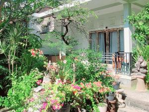 Ein Garten an der Unterkunft Sama Sama Amed