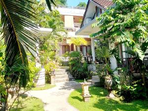Ein Garten an der Unterkunft Sama Sama Amed