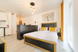 O bucătărie sau chicinetă la Color Studios in Nord10 - Pool & playground