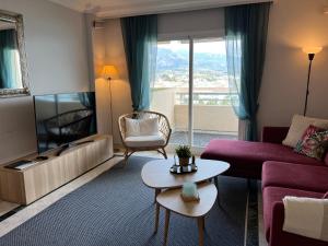 Et sittehjørne på Marbella Marina Banus luxurious apartment, Sea and mountain views