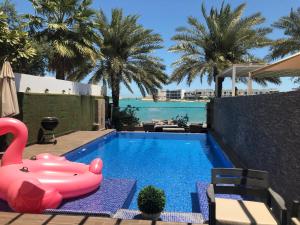 Amwaj IslandPrivate pool with Beachfront access Villa的相册照片
