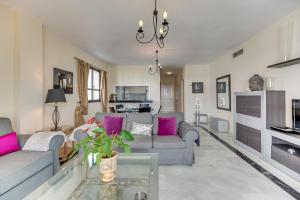 Posedenie v ubytovaní Beachside Puerto Banus Luxury Aprt2