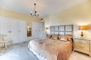 Posteľ alebo postele v izbe v ubytovaní Beachside Puerto Banus Luxury Aprt2