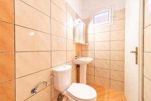 A bathroom at Arianna Studio 16 Még 18 kép