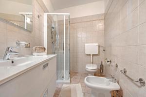 A bathroom at Rustico Spagnol 3 Még 26 kép