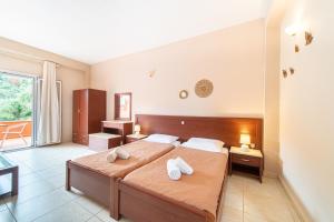 A bed or beds in a room at Arianna Superior Studio 18 Még 21 kép