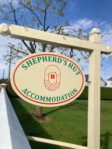 Certifikát, hodnocení, plakát nebo jiný dokument vystavený v ubytování Atlantic Way Shepherd Hut