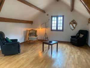 Fotografia z galérie ubytovania Lovely House in Quiet Hamlet on banks of the Lot v destinácii Saint-Martin-Labouval
