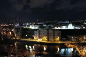 Vista generica su Brest o vista sulla città dall'interno dell'appartamento
