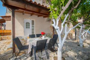 Patio nebo venkovní prostory v ubytování Lemon Tree Zante city Apartment by "elite"