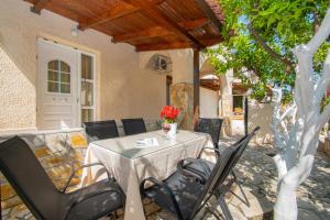 Patio nebo venkovní prostory v ubytování Lemon Tree Zante city Apartment by "elite"