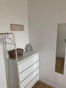 Fotografia z galérie ubytovania Appartement T2 - 50m de la Mer - Parking - Wifi v destinácii Courseulles-sur-Mer