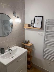 Kúpeľňa v ubytovaní Appartement T2 - 50m de la Mer - Parking - Wifi