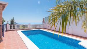 Basen w obiekcie Casa Los Almendrales Torrox by Ruralidays lub w pobliżu
