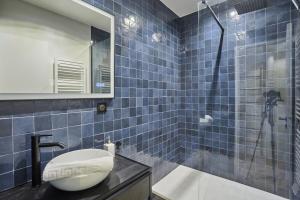 Kúpeľňa v ubytovaní Duplex Center of Paris by Studio prestige + 11 fotografií