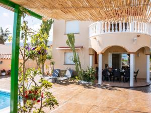 Balkón nebo terasa v ubytování Holiday Home Mestral by Interhome