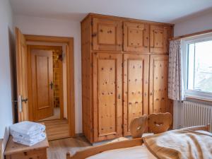 Postel nebo postele na pokoji v ubytování Apartment Chesa Clüs 6 by Interhome