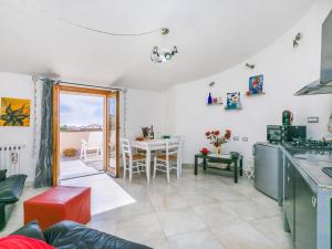 Η κουζίνα ή μικρή κουζίνα στο Apartment Mansarda by Interhome