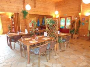 Posedenie v ubytovaní Chalet au calme cœur du LOT
