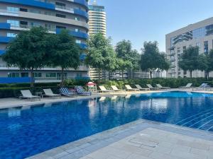 Bazén v ubytování New Listing - Serviced Apartment & TOP Amenities nebo v jeho okolí
