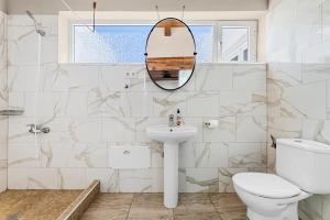 Kúpeľňa v ubytovaní E Ensuite Vacation Apartment LANZAROTE