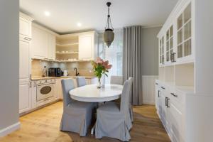 Η κουζίνα ή μικρή κουζίνα στο Luksuslik korter Pärnu südalinnas