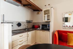 A kitchen or kitchenette at 4-rooms flat at Vatican