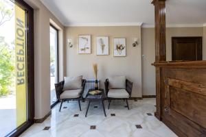 Гостиная зона в La Dolce Vita Resort