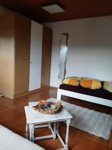 Postel nebo postele na pokoji v ubytování Hillis Ferienwohnung Saarland